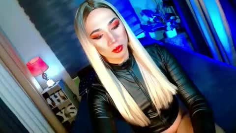 Snapshot of shane_hugexx chatting on October 6, 2025, 6:38 pm MISS SHANE online show from October 6, 2025, 6:38 pm