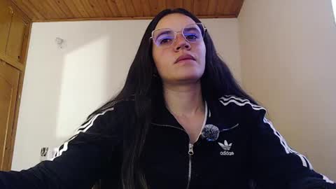 Snapshot of shanel_lozano chatting on June 3, 2026, 3:39 pm shanel_lozano online show from June 3, 2026, 3:39 pm