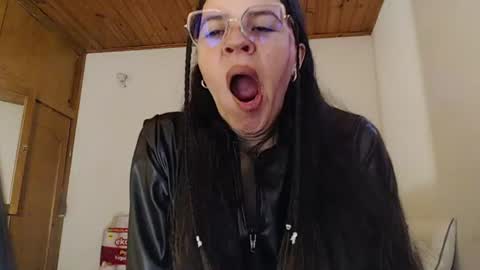 Snapshot of shanel_lozano chatting on June 20, 2026, 5:05 pm shanel_lozano online show from June 20, 2026, 5:05 pm