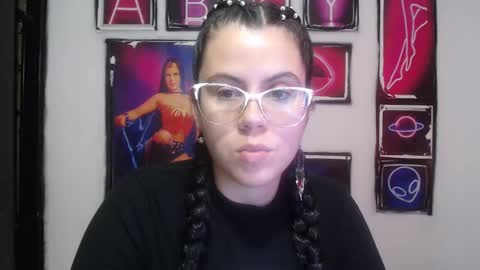 Snapshot of shanellmoore chatting on December 11, 2024, 4:31 pm Shanell Moore online show from December 11, 2024, 4:31 pm