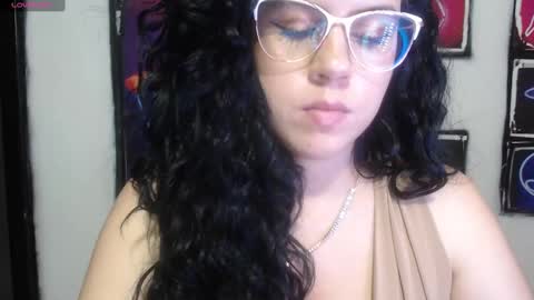 Snapshot of shanellmoore chatting on December 17, 2024, 1:39 am Shanell Moore online show from December 17, 2024, 1:39 am