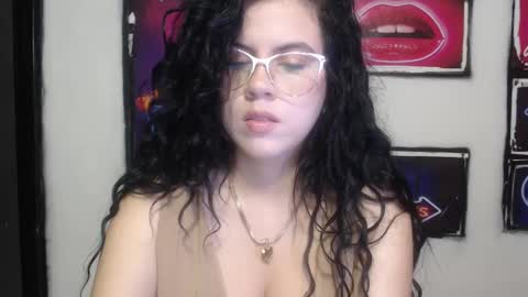 Snapshot of shanellmoore chatting on December 17, 2024, 11:28 am Shanell Moore online show from December 17, 2024, 11:28 am