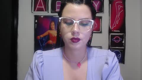 Snapshot of shanellmoore chatting on December 20, 2024, 7:17 pm Shanell Moore online show from December 20, 2024, 7:17 pm