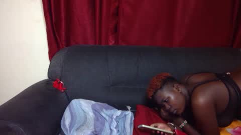shania_sleigh online show from December 7, 2024, 2:42 am