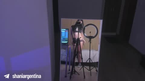 Shani Argentina online show from December 16, 2025, 2:27 am