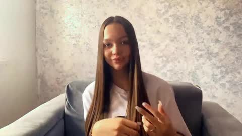 Evi online show from April 17, 2026, 11:57 am