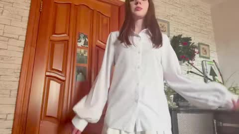 Elina online show from May 23, 2026, 12:31 pm