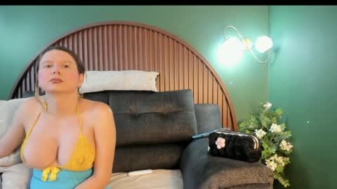 shannel__queen online show from May 6, 2026, 7:19 pm