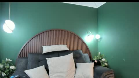shannel__queen online show from May 7, 2026, 8:58 pm
