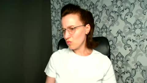 Snapshot of shannen_sweet chatting on June 24, 2026, 11:09 am Shannen online show from June 24, 2026, 11:09 am
