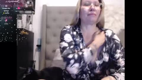 Snapshot of shannon07 chatting on September 11, 2025, 5:46 pm Shannon07 online show from September 11, 2025, 5:46 pm