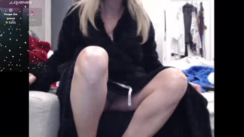 Snapshot of shannon07 chatting on November 6, 2025, 3:51 am Shannon07 online show from November 6, 2025, 3:51 am