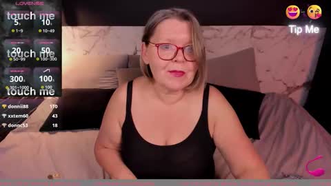 Snapshot of shannonshine chatting on October 8, 2025, 6:16 pm Shannon online show from October 8, 2025, 6:16 pm