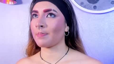 Shanntal  online show from November 5, 2025, 7:58 pm