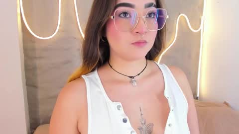 Shanntal  online show from February 26, 2026, 7:46 pm