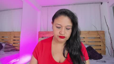 Shantal online show from May 4, 2026, 12:34 pm