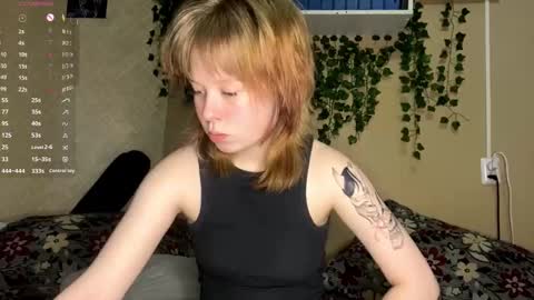 Snapshot of shantaeburleson chatting on November 4, 2025, 4:11 am Kristin online show from November 4, 2025, 4:11 am