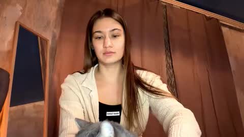 Snapshot of shantaepam chatting on February 16, 2026, 5:20 pm I am Maya ntmu Lets hit 10 Thumbs Up together online show from February 16, 2026, 5:20 pm