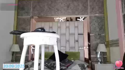 Snapshot of shantal_chocolet chatting on September 20, 2025, 2:18 pm Shantal Chocolet  online show from September 20, 2025, 2:18 pm