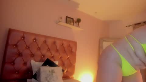 shantal_cruz1 online show from March 22, 2026, 3:43 am