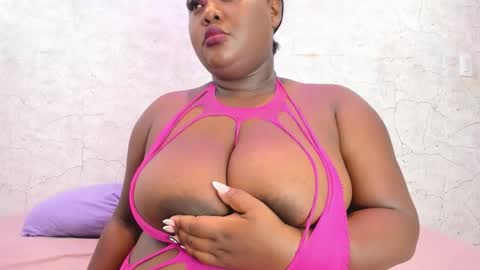 Snapshot of shantaladdams chatting on October 15, 2025, 1:17 am Shantal online show from October 15, 2025, 1:17 am