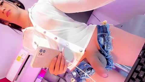 Shantal girls online show from January 5, 2025, 8:42 pm