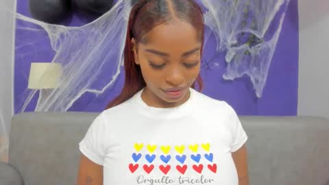 Snapshot of shantalgomes chatting on October 25, 2025, 6:35 pm Shantal online show from October 25, 2025, 6:35 pm