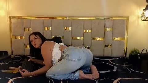 shantall 05 online show from February 19, 2026, 6:48 pm