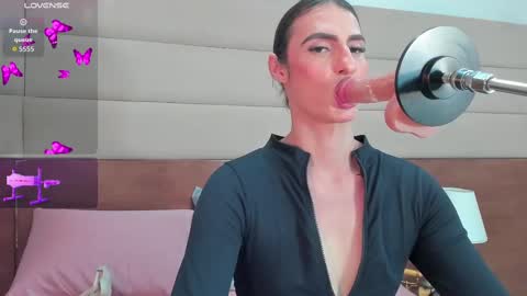 Snapshot of shantall_skinny chatting on October 4, 2025, 3:37 am  Shantall  online show from October 4, 2025, 3:37 am