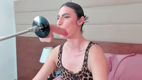 Snapshot of shantall_skinny chatting on October 19, 2025, 3:29 am  Shantall  online show from October 19, 2025, 3:29 am