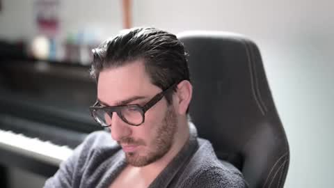 frenchy boy online show from December 23, 2025, 10:02 am