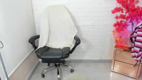 Snapshot of shara_oz chatting on March 8, 2026, 2:37 am Shara Oz online show from March 8, 2026, 2:37 am