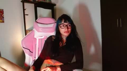 sharaross1 online show from October 18, 2025, 1:30 am