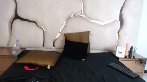 Snapshot of shariff_ chatting on January 16, 2025, 5:01 pm shariff_ online show from January 16, 2025, 5:01 pm