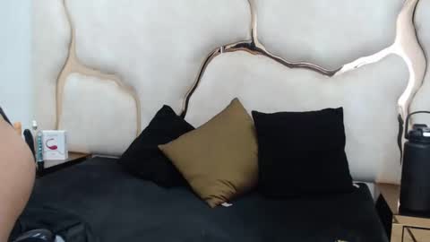 Snapshot of shariff_ chatting on February 2, 2025, 1:52 pm shariff_ online show from February 2, 2025, 1:52 pm