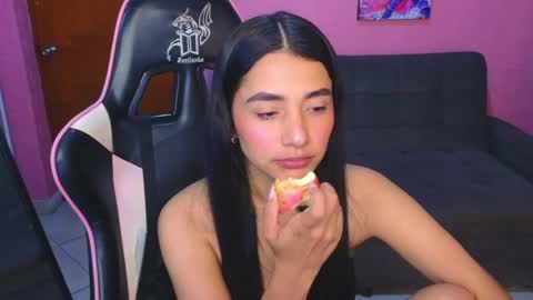 Snapshot of sharlott_pamela chatting on April 22, 2026, 3:20 am Pamela online show from April 22, 2026, 3:20 am