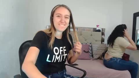 Snapshot of sharlotte__jones chatting on February 19, 2025, 2:23 pm Sara online show from February 19, 2025, 2:23 pm