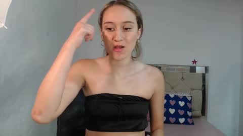 Snapshot of sharlotte__jones chatting on February 28, 2025, 1:36 pm Sara online show from February 28, 2025, 1:36 pm