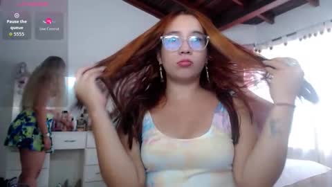 Snapshot of sharlotte_mom chatting on November 6, 2025, 9:26 pm sharlotte online show from November 6, 2025, 9:26 pm