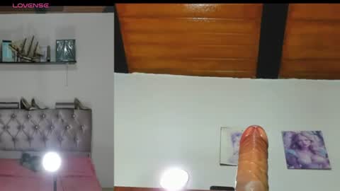 Snapshot of sharlotte_sexx chatting on June 17, 2026, 3:42 am S online show from June 17, 2026, 3:42 am