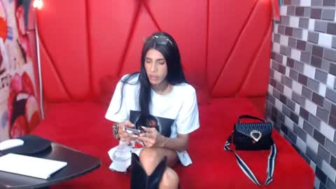 Snapshot of sharon_allan chatting on July 4, 2026, 1:06 pm Sharon online show from July 4, 2026, 1:06 pm