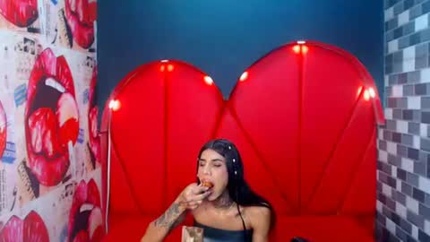 Snapshot of sharon_allan chatting on July 7, 2026, 12:31 pm Sharon online show from July 7, 2026, 12:31 pm