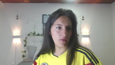 ESTEFI  online show from April 14, 2026, 1:39 pm