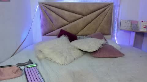 Snapshot of sharondiirtyy chatting on September 15, 2025, 12:32 am sharondiirtyy online show from September 15, 2025, 12:32 am