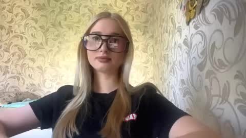 Snapshot of sharonpexton chatting on May 18, 2026, 6:41 am Anita online show from May 18, 2026, 6:41 am