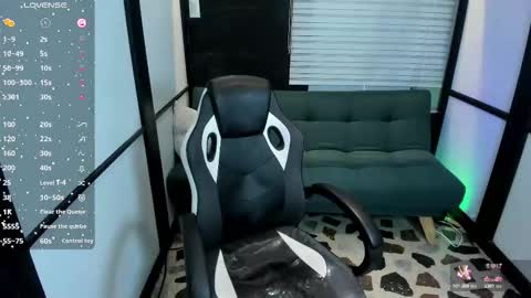 sharonqueen1_ online show from September 17, 2025, 6:20 pm