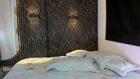 Snapshot of sharonttaylor chatting on November 5, 2025, 8:31 pm SHARON TAYLOR online show from November 5, 2025, 8:31 pm