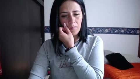 Snapshot of sharoon__cherry_ chatting on October 10, 2025, 11:53 am sharon online show from October 10, 2025, 11:53 am