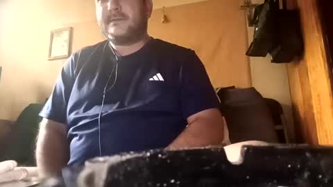 sharpe22081988 online show from May 13, 2026, 3:53 pm