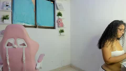 loraine online show from October 21, 2025, 9:04 pm